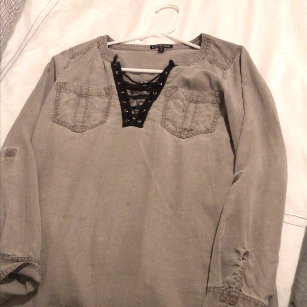 Express One eleven 3/4 sleeve dress with v-neck